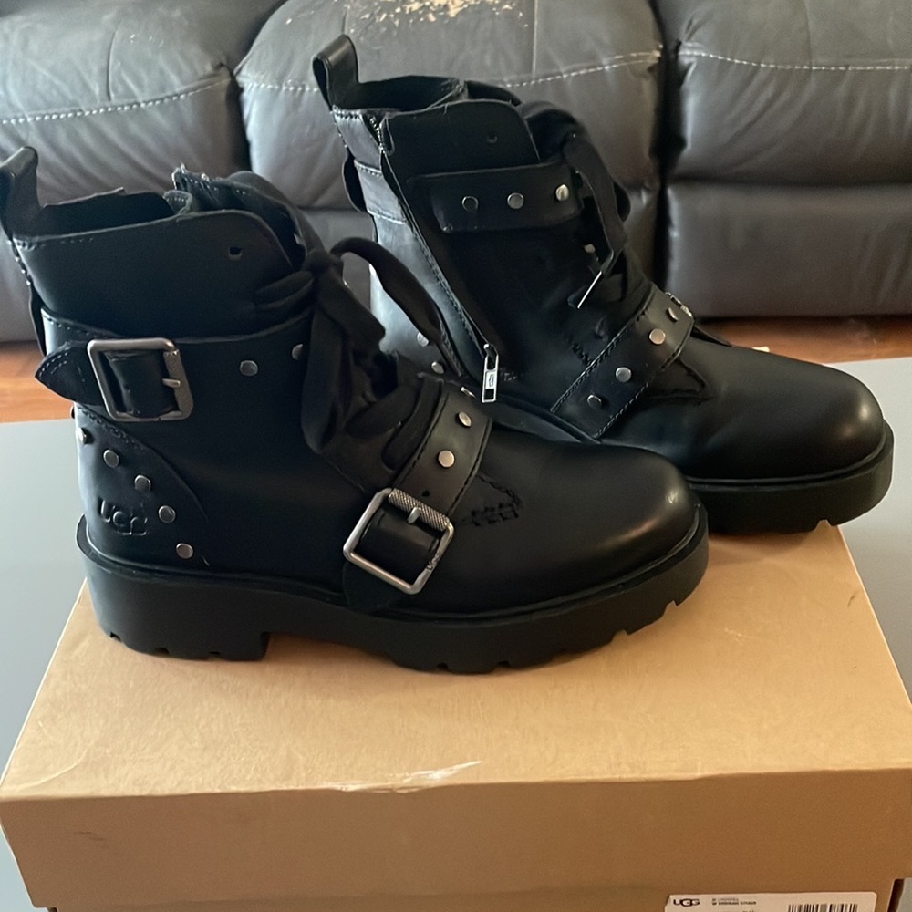 UGG Zorrah Studs